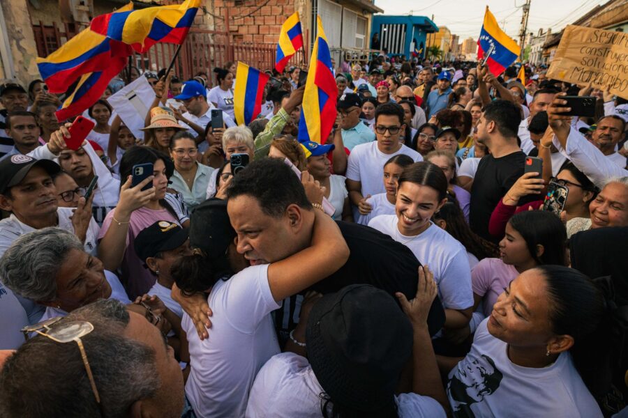 Rafael Ramírez reaparece tras su liberación y llama a la unidad desde Santa Lucía