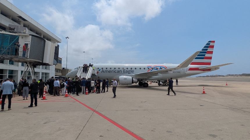 Histórico: aterriza en Caracas el primer vuelo directo entre EE.UU. y Venezuela en 7 años