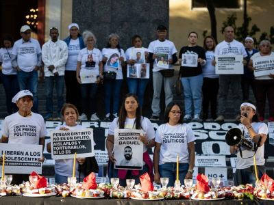 Excarcelan a 25 presos políticos en Caracas vinculados a la “causa de los 43”