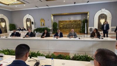 Diálogo en Venezuela deja fuera garantías políticas y CNE