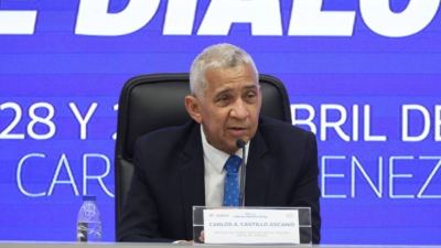 Gobierno anunciará nuevas tablas salariales tras aumento a 240 dólares en Venezuela