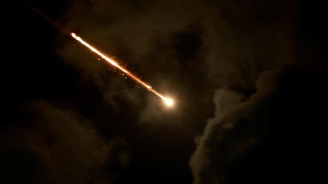 Israel activa su defensa aérea tras lanzamiento de misiles desde Irán: emiten alerta urgente a la población