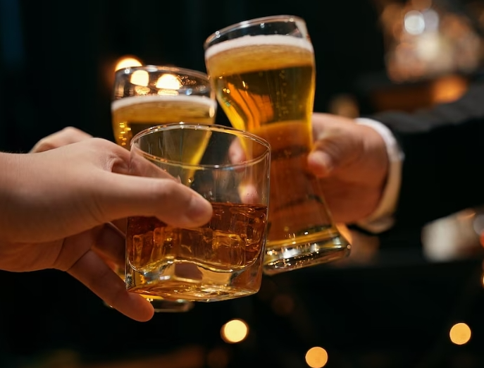 Un estudio revela que el ejercicio físico y una dieta saludable pueden reducir el riesgo de daño hepático causado por el consumo de alcohol