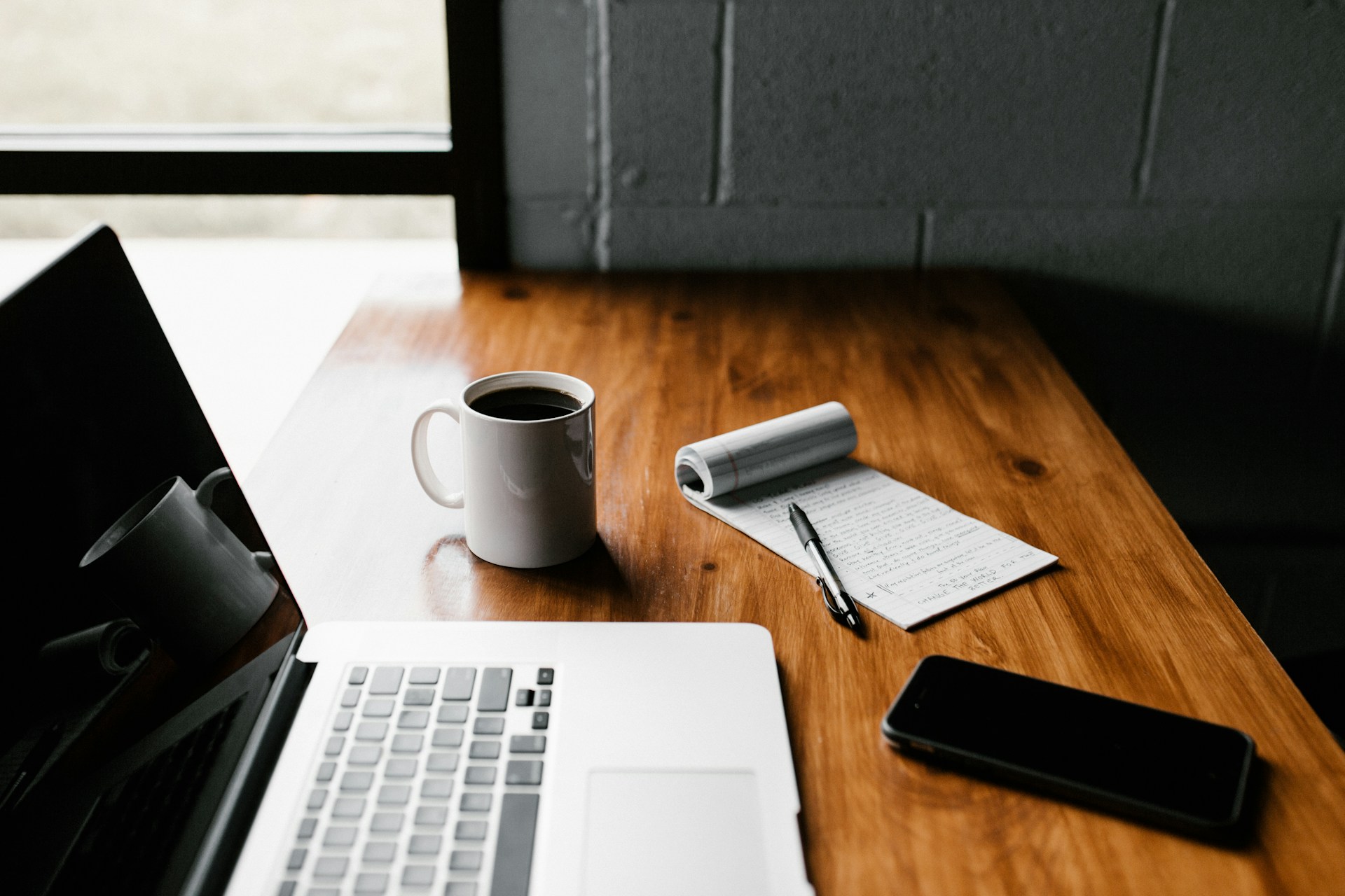 Cómo crear un perfil de LinkedIn que atraiga reclutadores: 10 pasos para que te escriban a ti