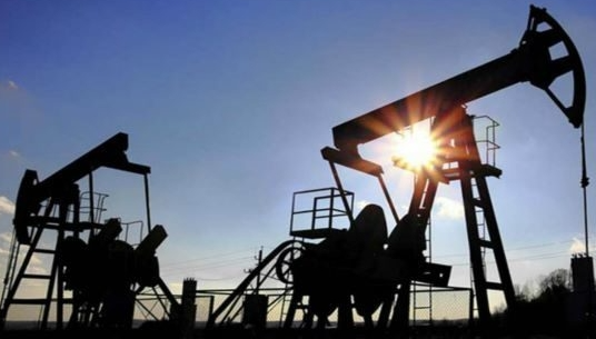 Precio del petróleo: el Brent vuelve a superar los 105 dólares por los ataques en el golfo Pérsico y el huracán Isaías