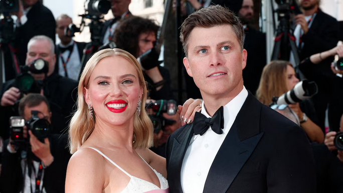 Scarlett Johansson explica por qué besó a Jonathan Bailey en público y qué opina su esposo » Scarlett Johansson Scarlett Johansson explico por que beso en publico a un hombre que no es su esposo2 » Scarlett Johansson