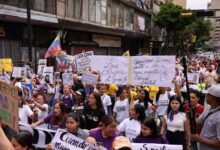 Mujeres marcharon en Caracas este 8 de marzo para exigir libertad y el fin de la violencia | Marcha 8M 2026 5 860x574 1 |