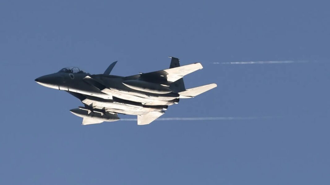 Estados Unidos confirma el derribo de un avión militar en Irán en medio de la escalada bélica | 69cfcdac7a88d9 48034469 |