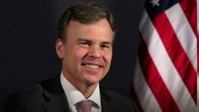 EE. designa John Barrett como nu | UCV