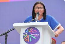 delcy rodriguez en el cierre de | pánico en avión