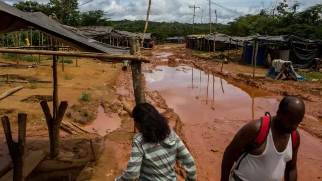Tensión en el Arco Minero: éxodo masivo de mineros en El Callao y el Kilómetro 88 enciende las alarmas en Bolívar | minero 103048141 20180726 mq bbc miner | minero