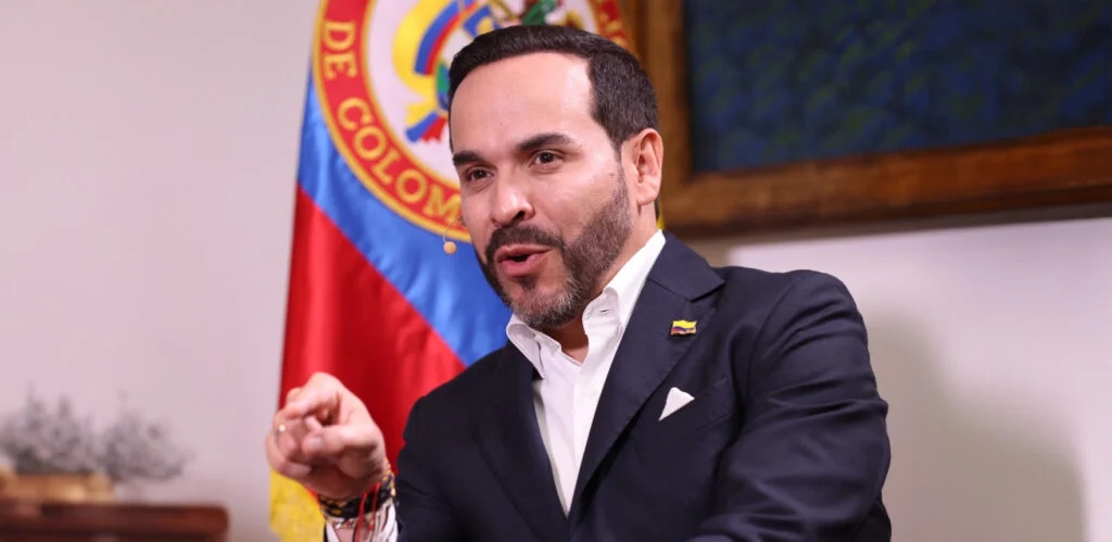 Colombia ordena operativos para deportar migrantes irregulares: "Primero los colombianos", dijo el presidente Abelardo de la Espriella | Abelardo de la Espriella abelardo controversia 1024x499 1 | Abelardo de la Espriella