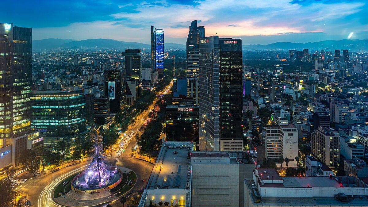 Clima México hoy Paseo de la Reforma CDMX