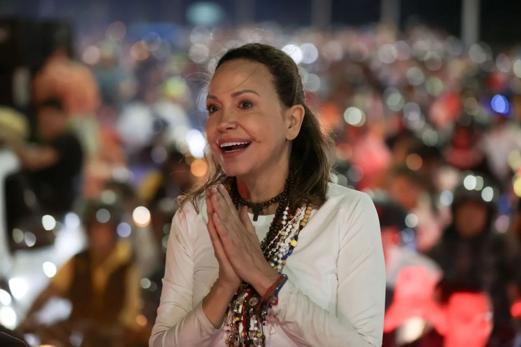 María Corina Machado llega a Caracas tras caravana desde Lara