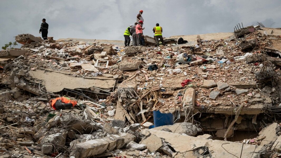 devastacion del doble terremoto en la guaira ef | italia