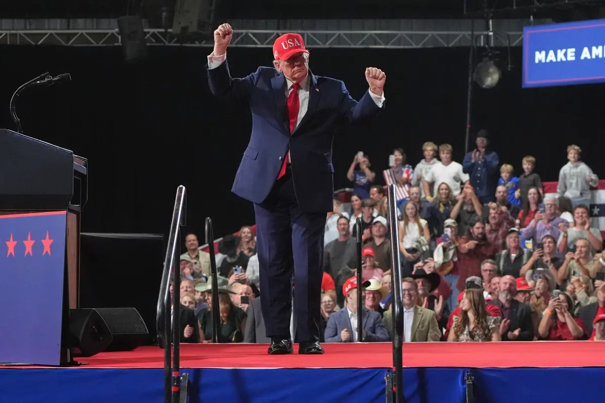 Encuesta AP-NORC: votantes frustrados con Trump quieren un cambio en Washington