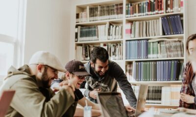Estudiantes hispanos en universidad de Estados Unidos 2026