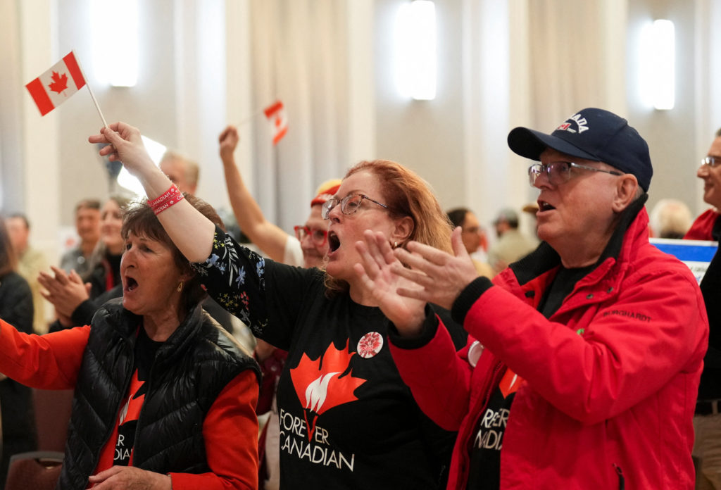 Referéndum en Alberta: simpatizantes de Forever Canadian celebran en Edmonton el rechazo a la separación de Canadá