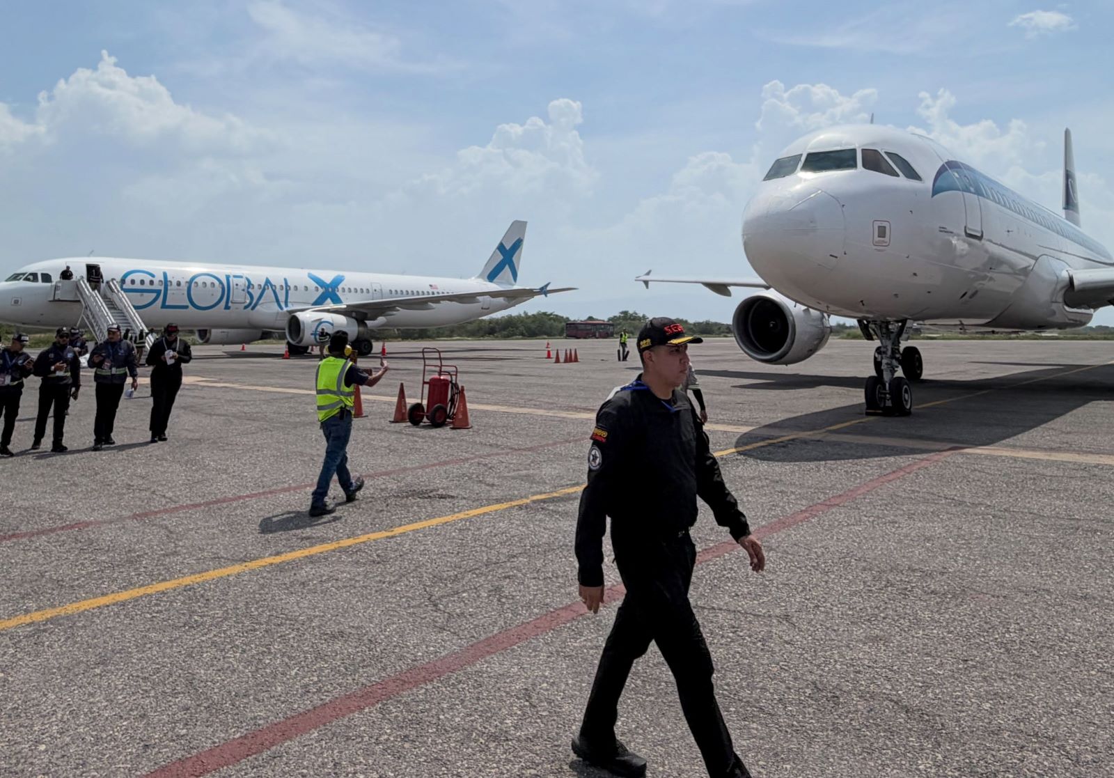 Venezolanos repatriados desde Estados Unidos llegan al aeropuerto de Barcelona, Anzoátegui, en un vuelo de Vuelta a la Patria