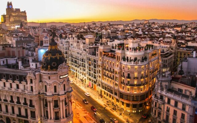 Gran Vía de Madrid – residencia legal en España para venezolanos