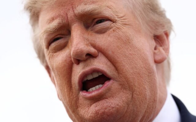 Trump confirma contacto de JD Vance con Irán
