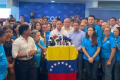 Lula y Flávio Bolsonaro chocaron en su primer debate y llegan en empate técnico al balotaje del 25 de octubre en Brasil